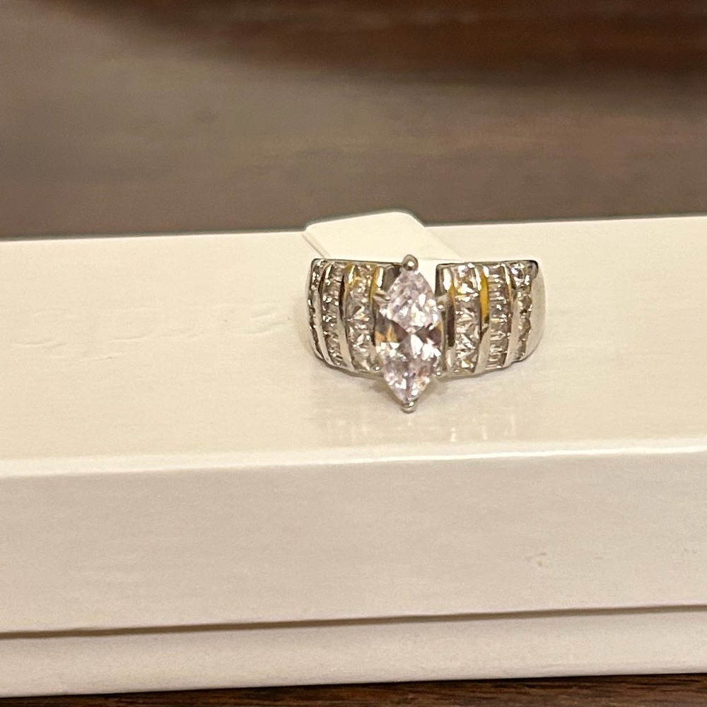 Size 8 Marquis Diamond CZ Solitaire w/Diamond CZ’s Accents on Band No Mark